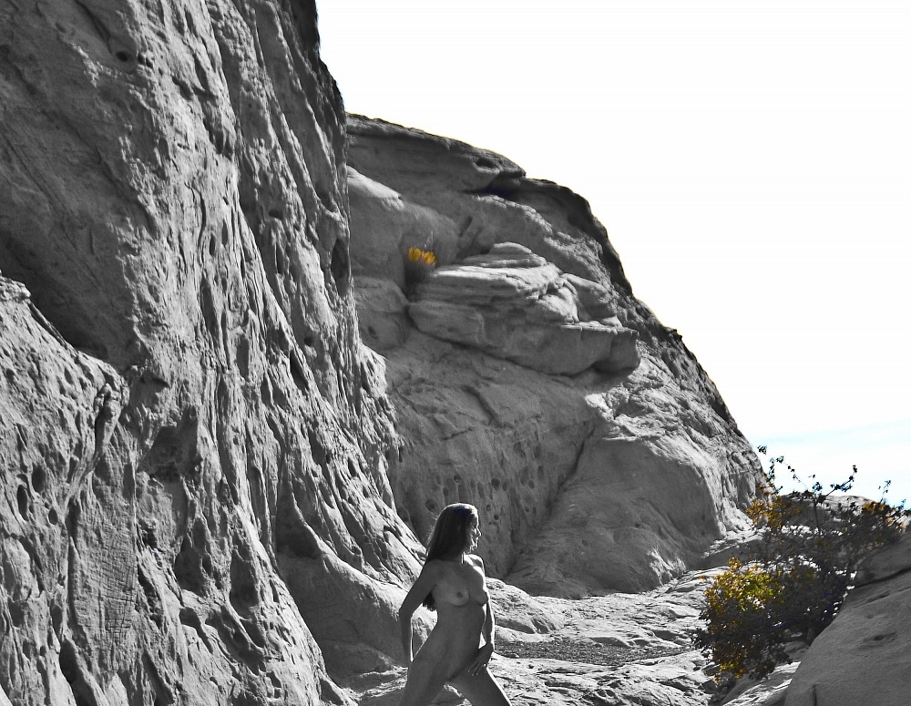 SofieMarieXXX/SM_Red_Rocks_Stride_Study_Nude_Black_White