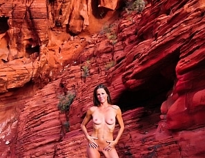 SofieMarieXXX/SM_Red_Rocks_Study_Nude